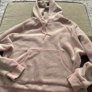 Gilly Hicks by hollister fluffy pink top xs